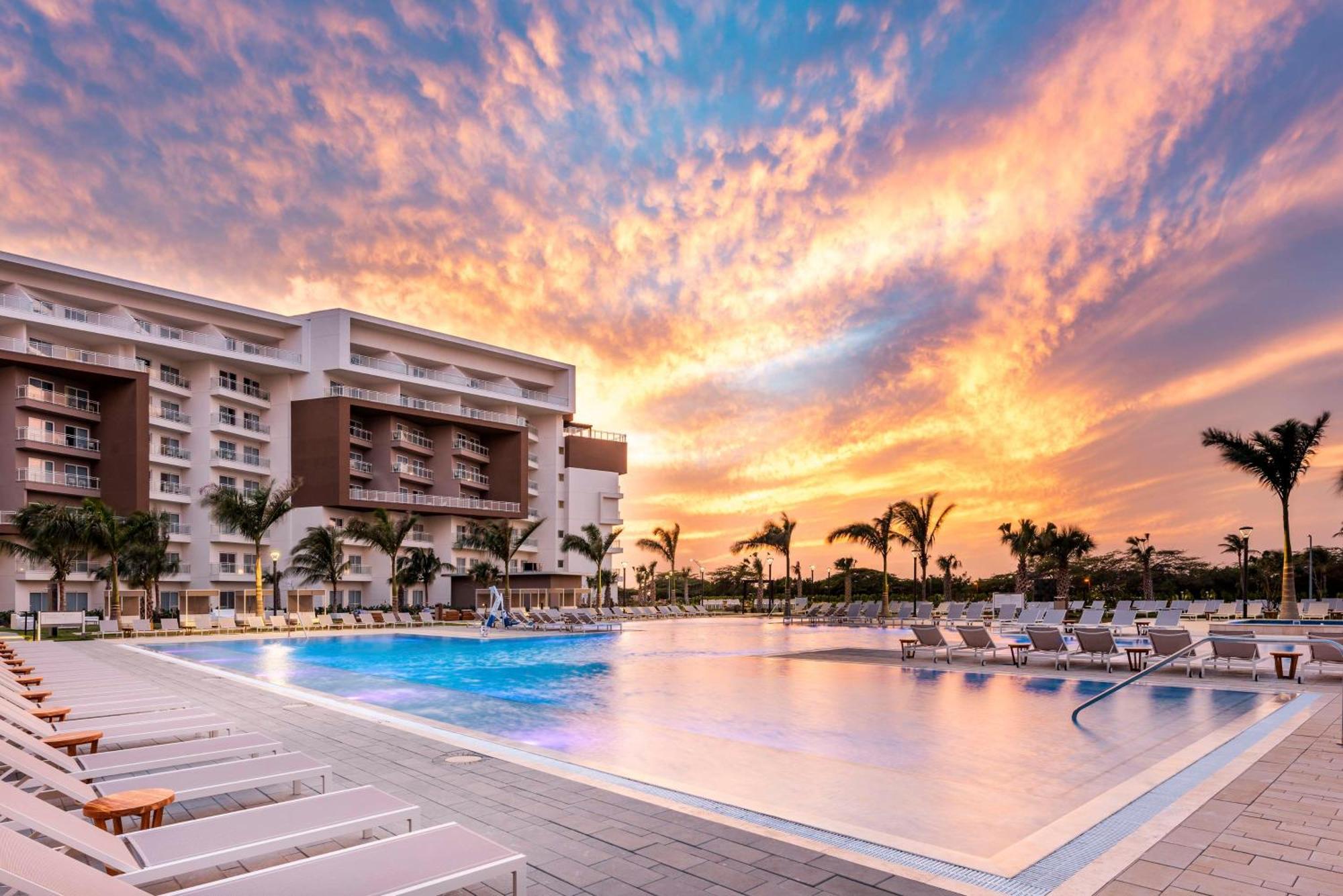 Embassy Suites By Hilton Aruba Beach Resort 棕榈滩 外观 照片
